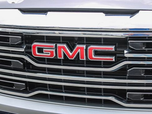 Used 2024 GMC Sierra 1500 SLT AWD/4WD image 6
