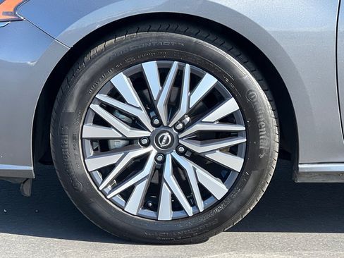 Used 2024 Nissan Altima 2.5 SV image 27