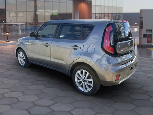 Used 2018 Kia Soul + FWD image 6
