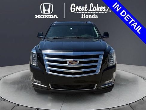 Used 2017 Cadillac Escalade ESV Luxury RWD image 8