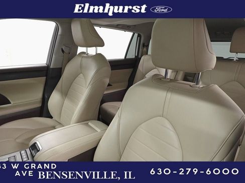 Used 2022 Toyota Highlander XLE image 11