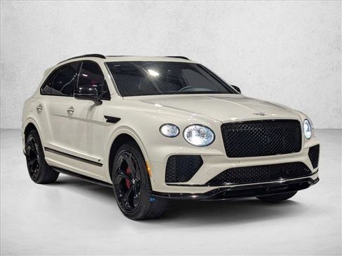 Used 2023 Bentley Bentayga image 3