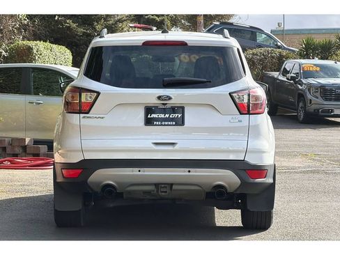 Used 2018 Ford Escape SE AWD/4WD image 4