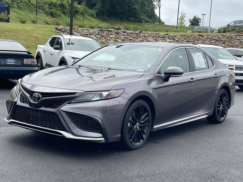 Used 2024 Toyota Camry XSE FWD image 7
