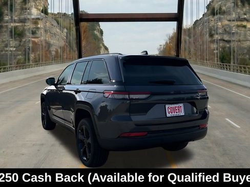 New 2025 Jeep Grand Cherokee Altitude RWD image 8