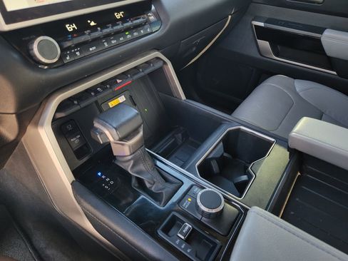 Used 2024 Toyota Tundra Limited image 23