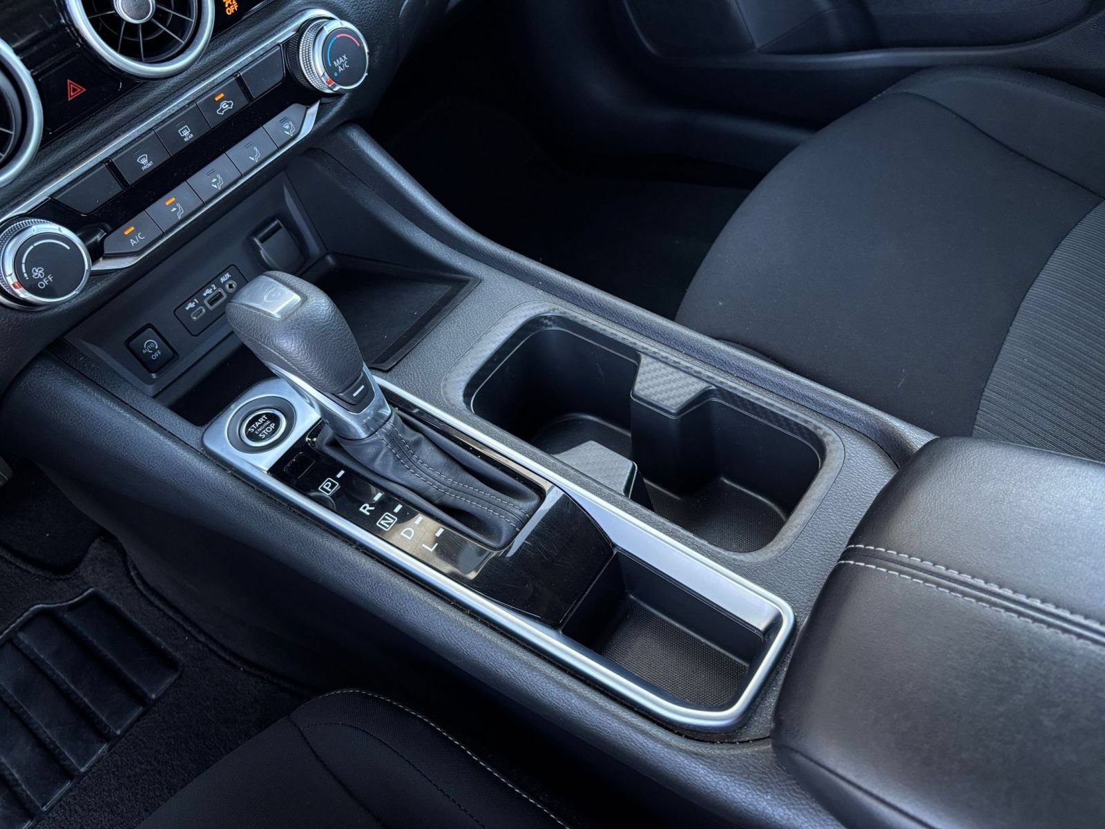 Used 2025 Nissan Sentra SV FWD image 39