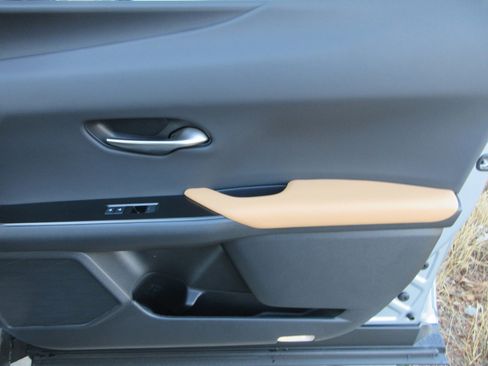 New 2025 Lexus UX 300h AWD image 22