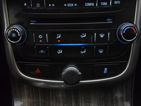 Used 2015 Chevrolet Malibu LT FWD image 25