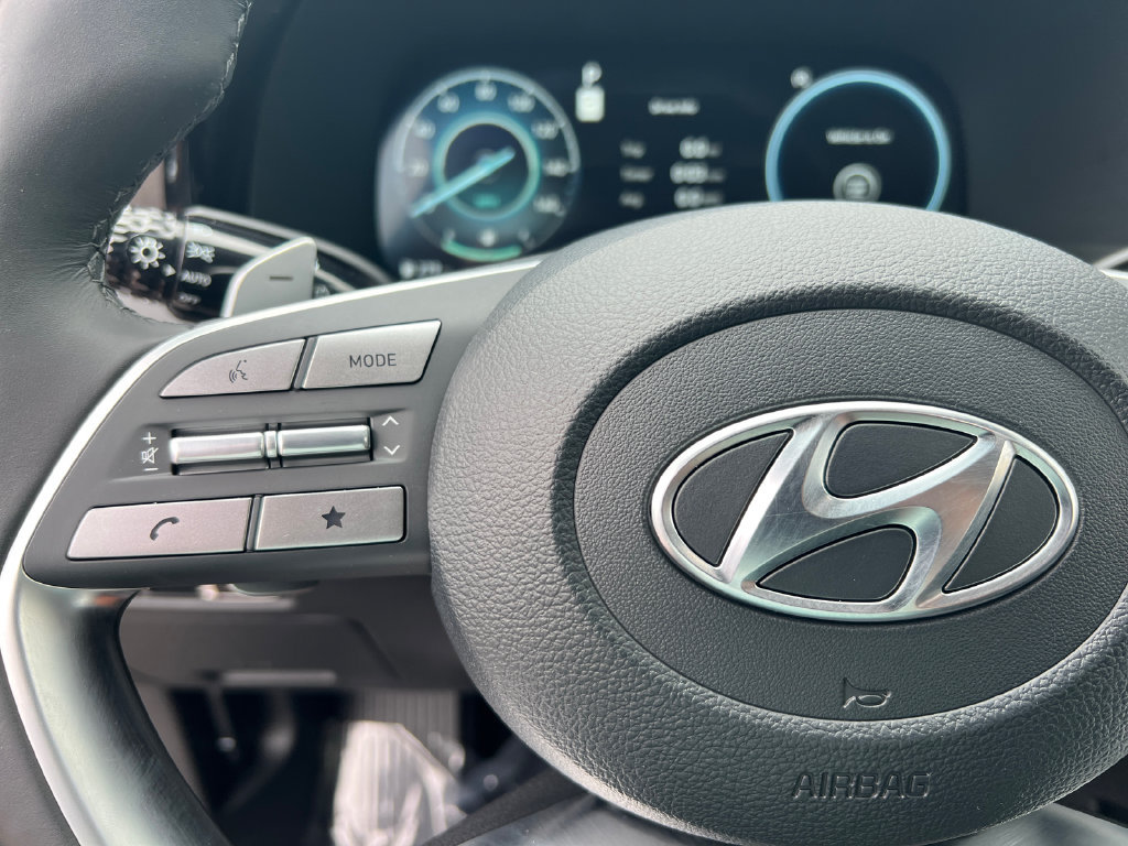 Used 2023 Hyundai Palisade Limited w/ Winter Package FWD image 32