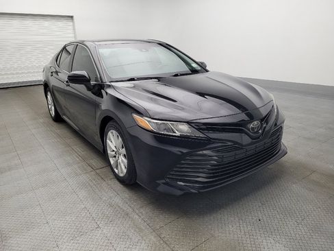 Used 2018 Toyota Camry LE image 13