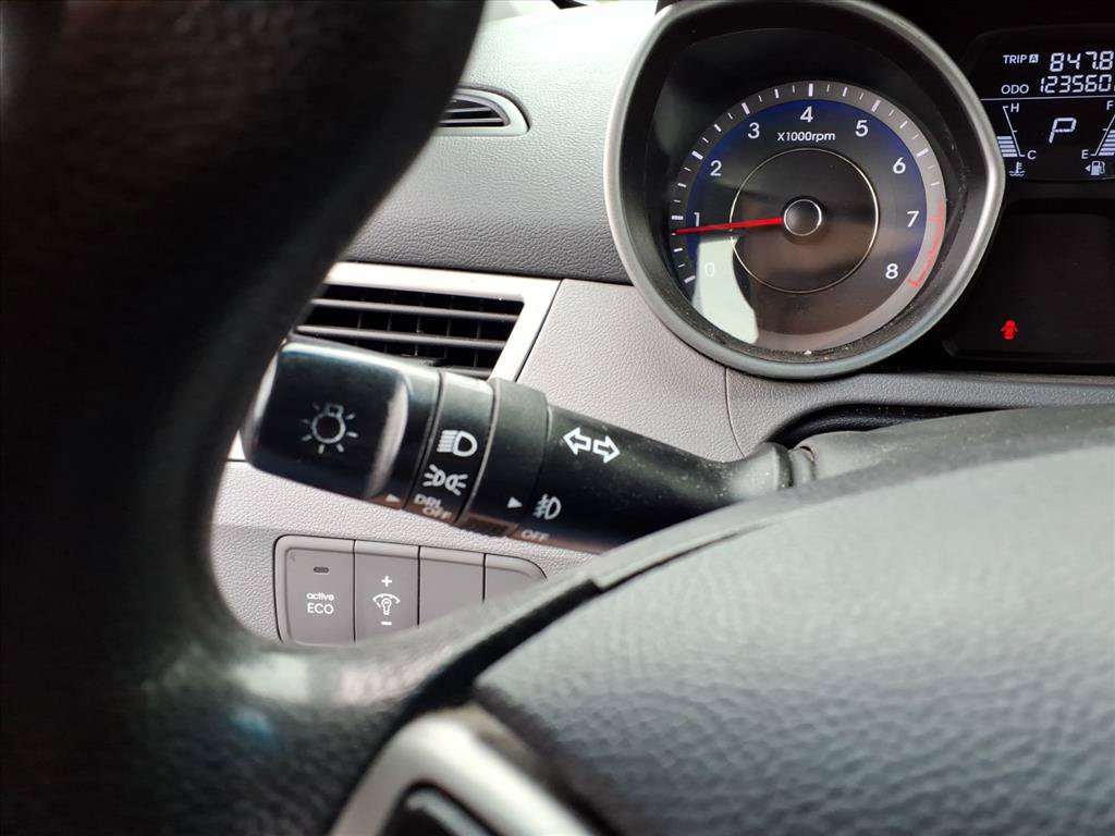 Used 2013 Hyundai Elantra GLS w/ Preferred Pkg FWD image 19