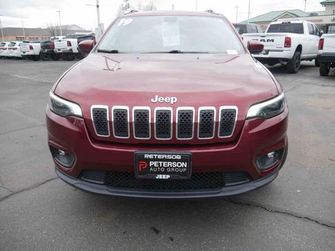 Used 2019 Jeep Cherokee Latitude w/ Popular Appearance Group image 3