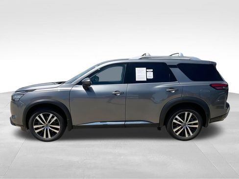 Used 2025 Nissan Pathfinder Platinum w/ Cargo Package FWD image 6