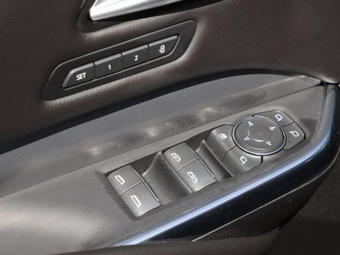 Used 2025 Cadillac XT4 Premium Luxury AWD/4WD image 17