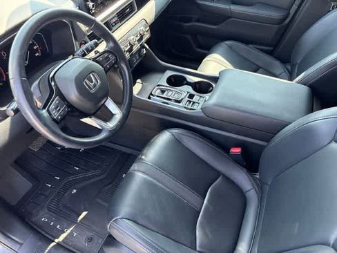 Used 2025 Honda Pilot EX-L image 9