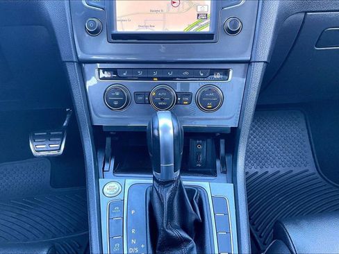 Used 2017 Volkswagen Golf Alltrack SEL image 40