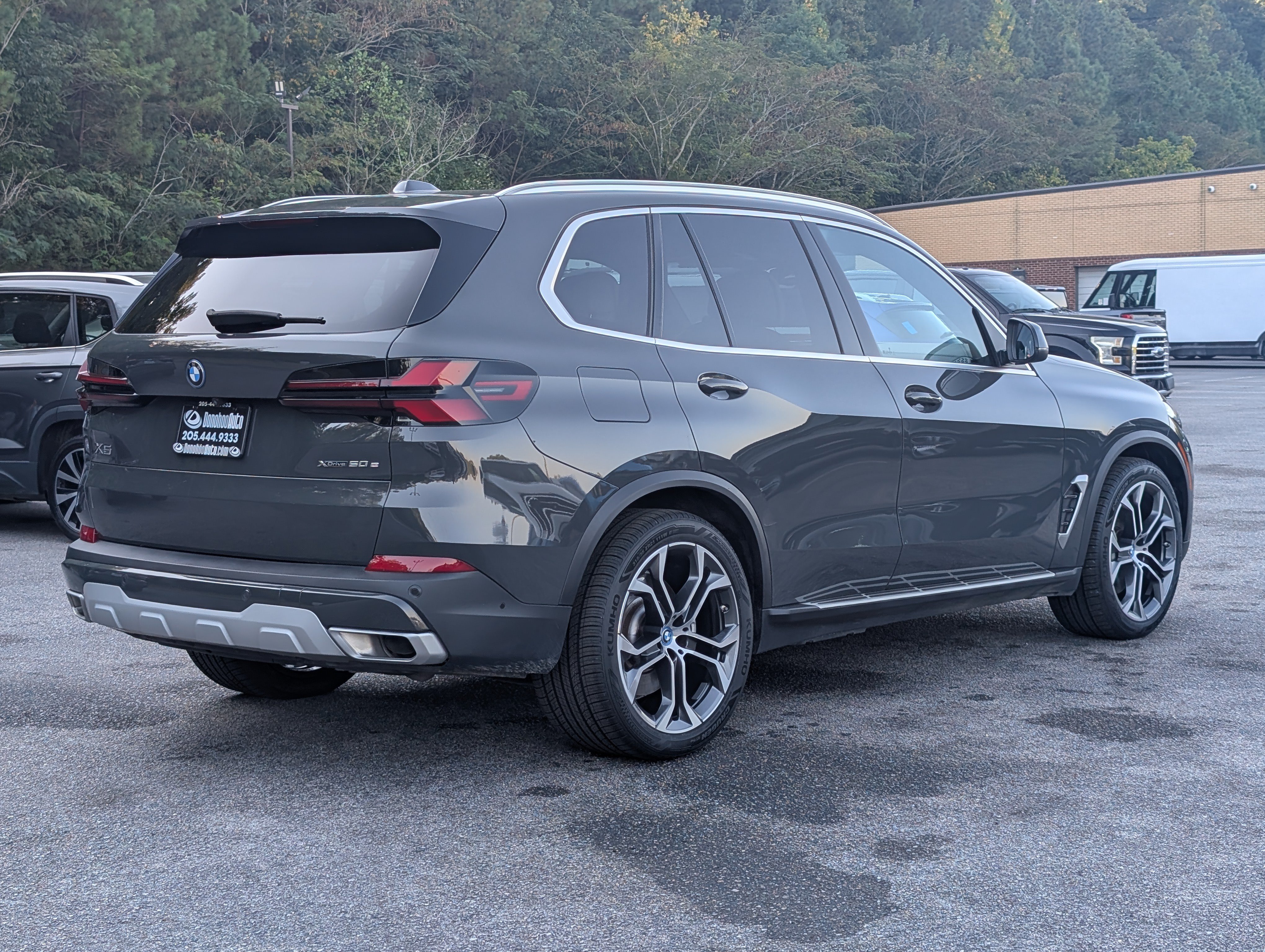 Used 2025 BMW X5 xDrive50e w/ Premium Package AWD/4WD image 9