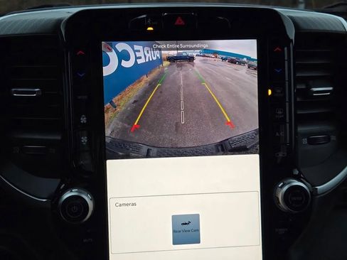 New 2026 RAM 1500 4x4 Crew Cab image 9