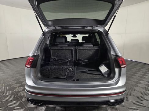 Used 2023 Volkswagen Tiguan SE R-Line FWD image 28