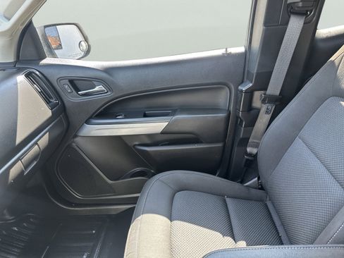 Used 2022 Chevrolet Colorado LT w/ Fleet Safety Package image 17