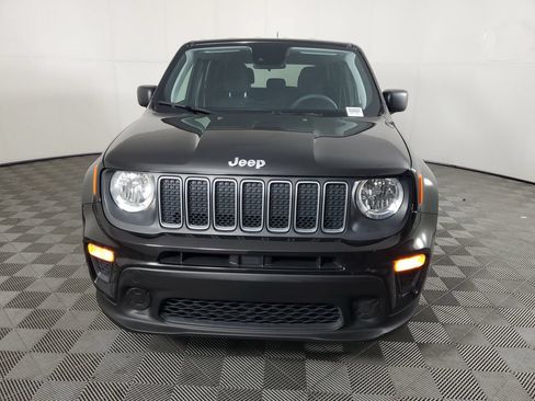 Used 2023 Jeep Renegade Latitude AWD/4WD image 9