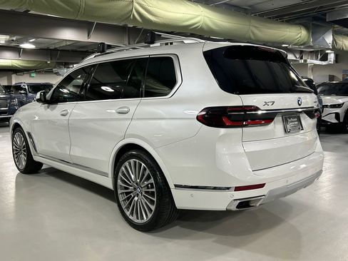 Used 2023 BMW X7 xDrive40i w/ Premium Package AWD/4WD image 4