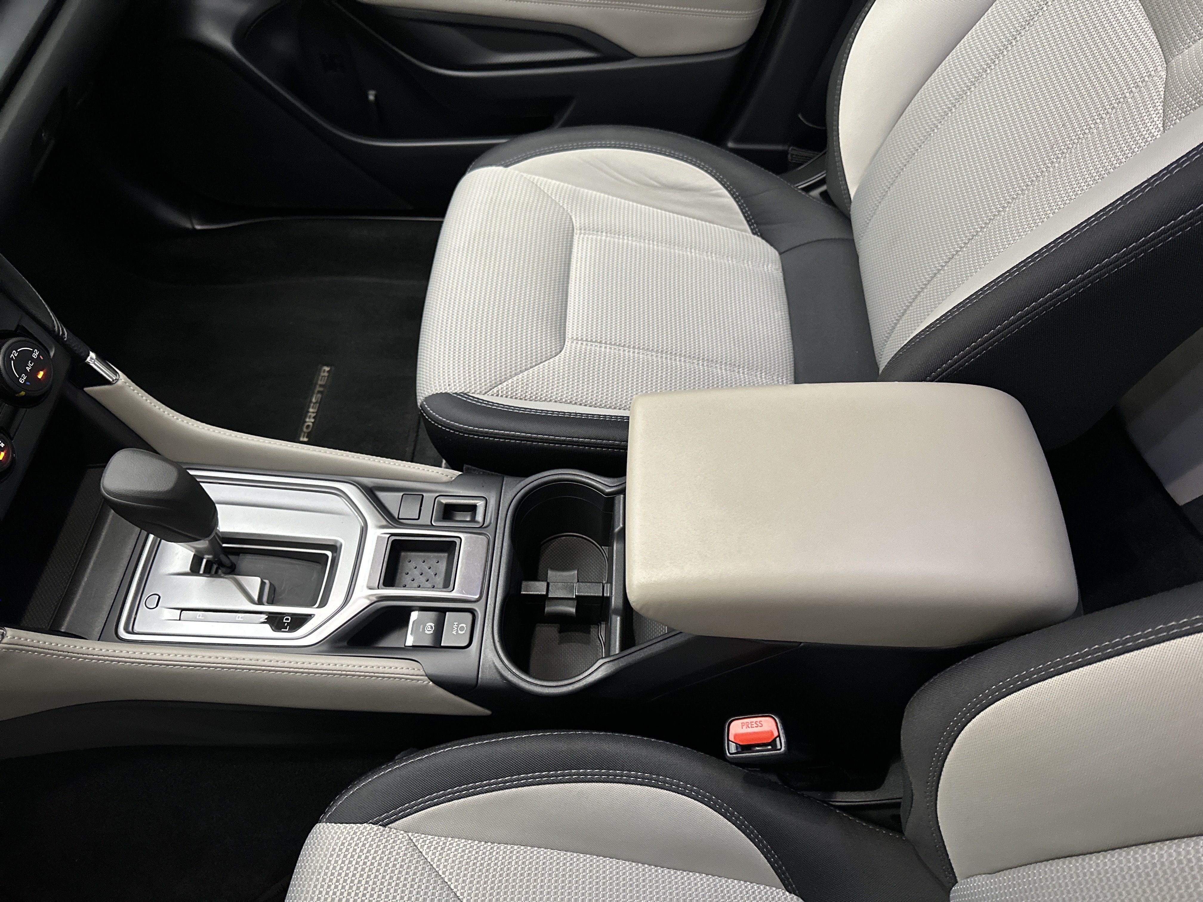 Used 2024 Subaru Forester AWD/4WD image 30
