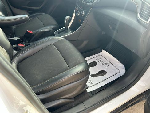 Used 2018 Chevrolet Trax LT w/ Redline Edition image 12