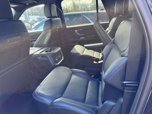 Used 2025 Ford Expedition Max Platinum w/ Stealth Performance Package image 9