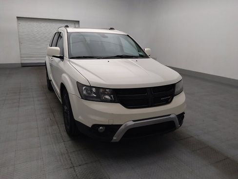 Used 2018 Dodge Journey Crossroad w/ Nav & Sun Group FWD image 14
