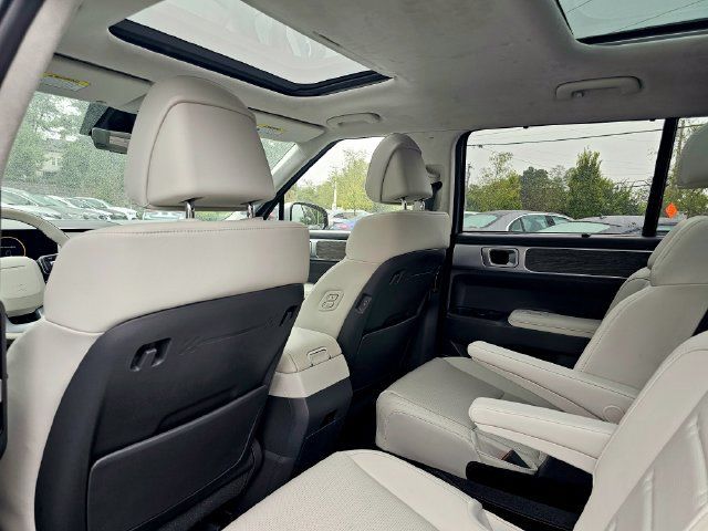 Used 2025 Hyundai Santa Fe Calligraphy FWD image 27