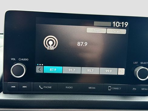 Used 2023 Honda Pilot Sport image 14