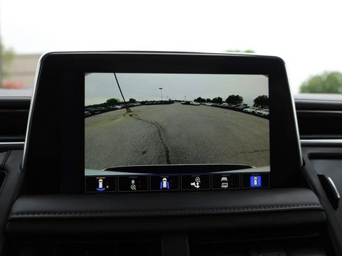 Used 2023 Chevrolet Tahoe Z71 w/ Luxury Package AWD/4WD image 24
