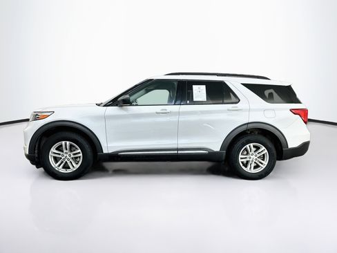 Used 2021 Ford Explorer XLT w/ Equipment Group 202A AWD/4WD image 4