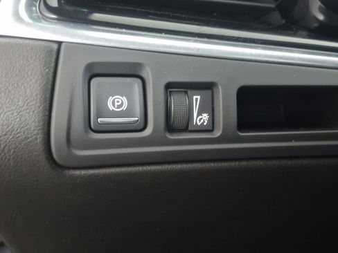 Used 2020 Cadillac XT6 Premium Luxury image 24