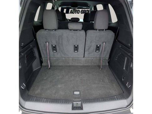 Used 2025 GMC Acadia Elevation FWD image 17