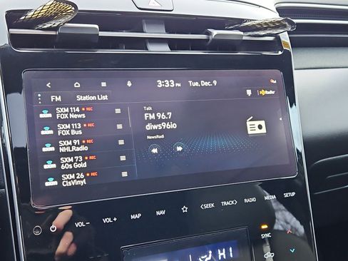 Used 2023 Hyundai Santa Cruz Limited w/ Cargo Package image 24