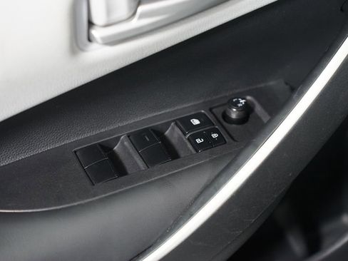 Certified 2025 Toyota Corolla SE image 30