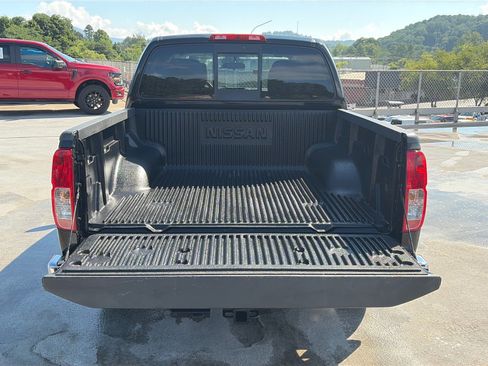 Used 2018 Nissan Frontier SV AWD/4WD image 4