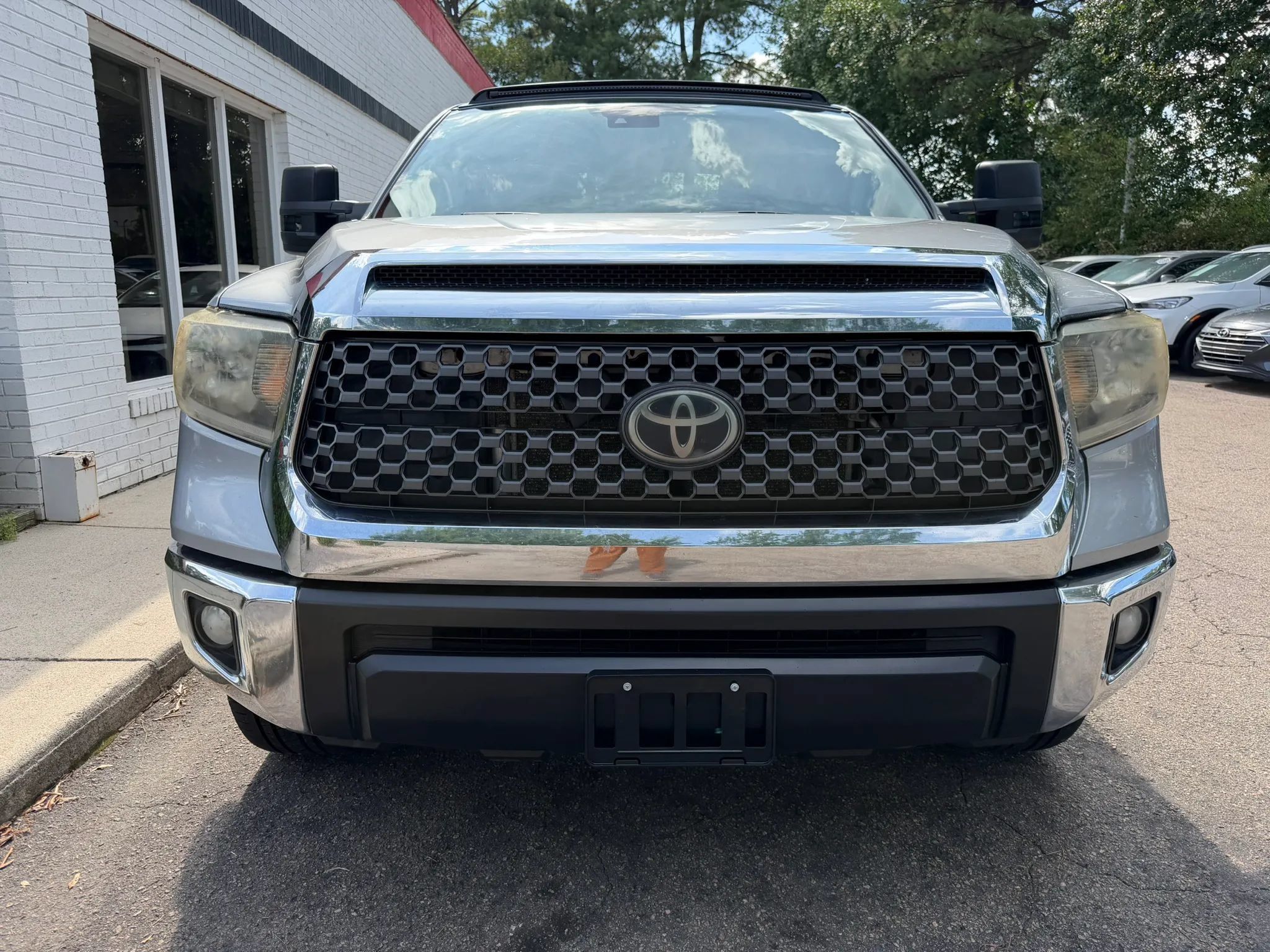 Used 2020 Toyota Tundra SR5 w/ SR5 Upgrade Package AWD/4WD image 3