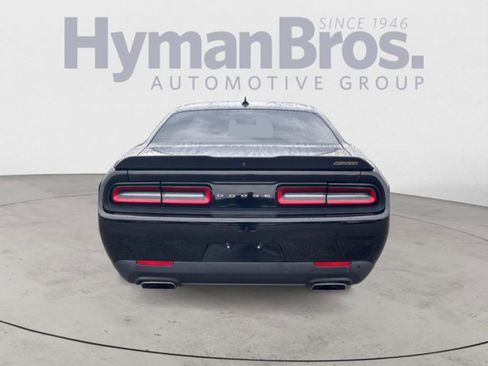 Used 2016 Dodge Challenger R/T image 4