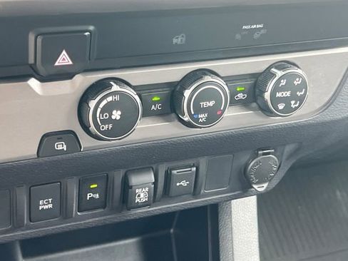 Used 2020 Toyota Tacoma SR5 RWD image 25