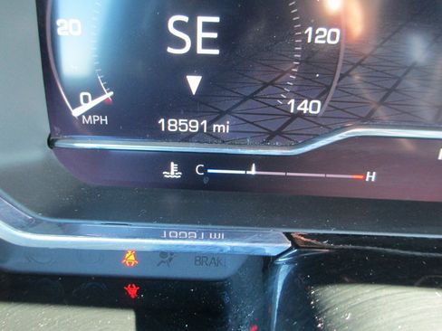 Used 2024 GMC Sierra 1500 SLT w/ SLT Premium Plus Package image 33