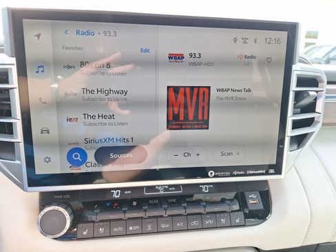 Used 2024 Toyota Sequoia Capstone image 28