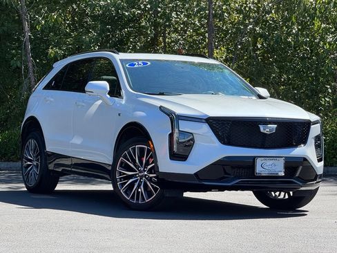 Used 2025 Cadillac XT4 Sport AWD/4WD image 39