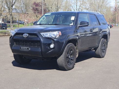 Used 2018 Toyota 4Runner SR5 AWD/4WD image 1