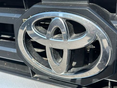 Used 2025 Toyota 4Runner SR5 AWD/4WD image 10