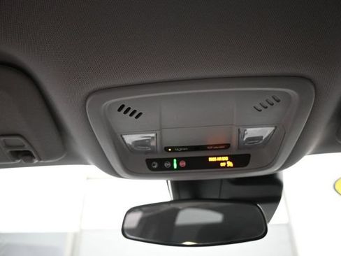Used 2025 Chevrolet Malibu LT FWD image 12