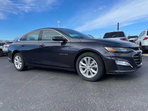 Used 2023 Chevrolet Malibu LT FWD image 2